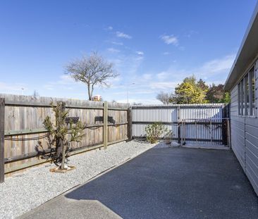 Lovely 3-Bedroom Home in Prime Location! - Photo 3