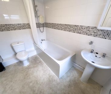 4 bedroom terraced house to rent - Photo 4