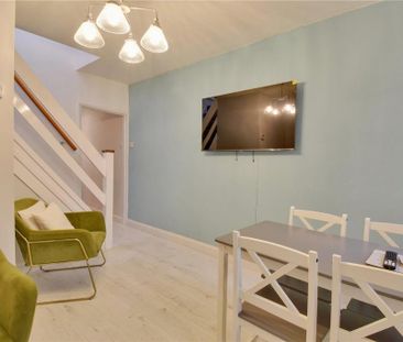 4 bedroom terraced house to rent - Photo 1