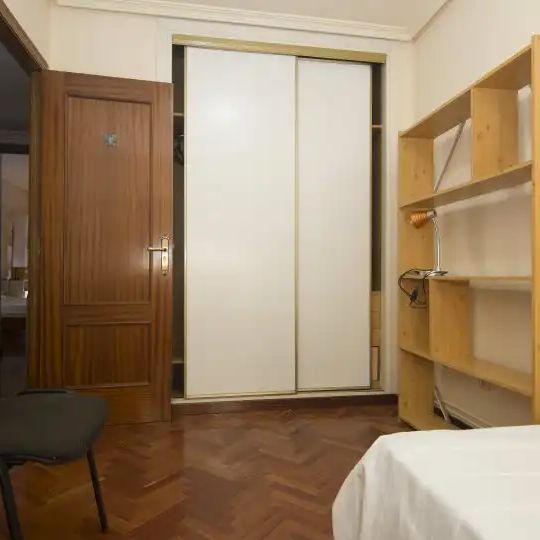 Piso de alquiler en Centro - Photo 1