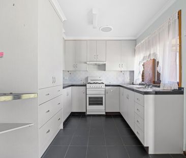 Neat, Low-Maintenance Living in a Quiet Sebastopol Court - Photo 6