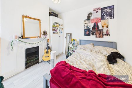 5 bedroom House To Let - Photo 5