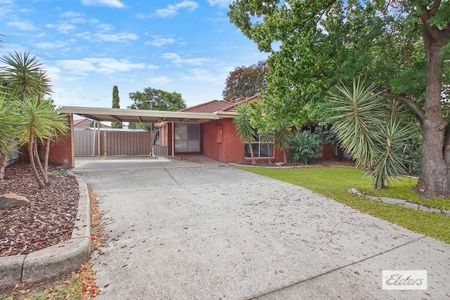 Charming 3-Bedroom Home with Spacious Outdoor Living – Perfect for Families! - Photo 3