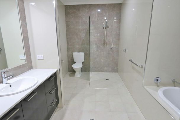 1st Class Duplex Living – Modern 2 Bedroom, 2 Bathroom Home - Photo 1