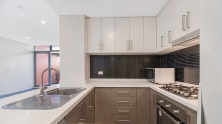Strathfield - Photo 3