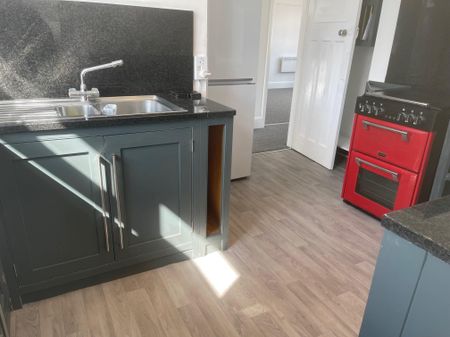 Kimberley Road, Bournemouth - Photo 5