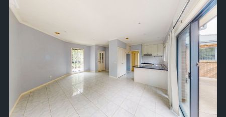 WELL LOCATED VILLA - Photo 4