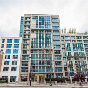 Yaletown 2 bed/2bth - 900sqft - 2yrs new reno Available November 1st - Photo 2