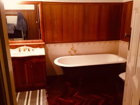 FOR RENT - WALKING DISTANCE TO MAIN SHOPPING AREA - Photo 4