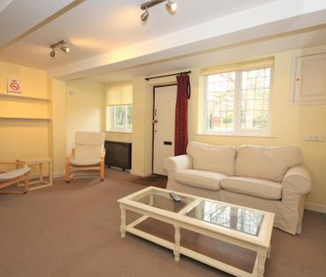 2 bedroom cottage to rent - Photo 2