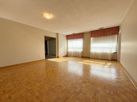 For Lease - 438 Kerr Street Unit# 1, Oakville, Ontario - Photo 4