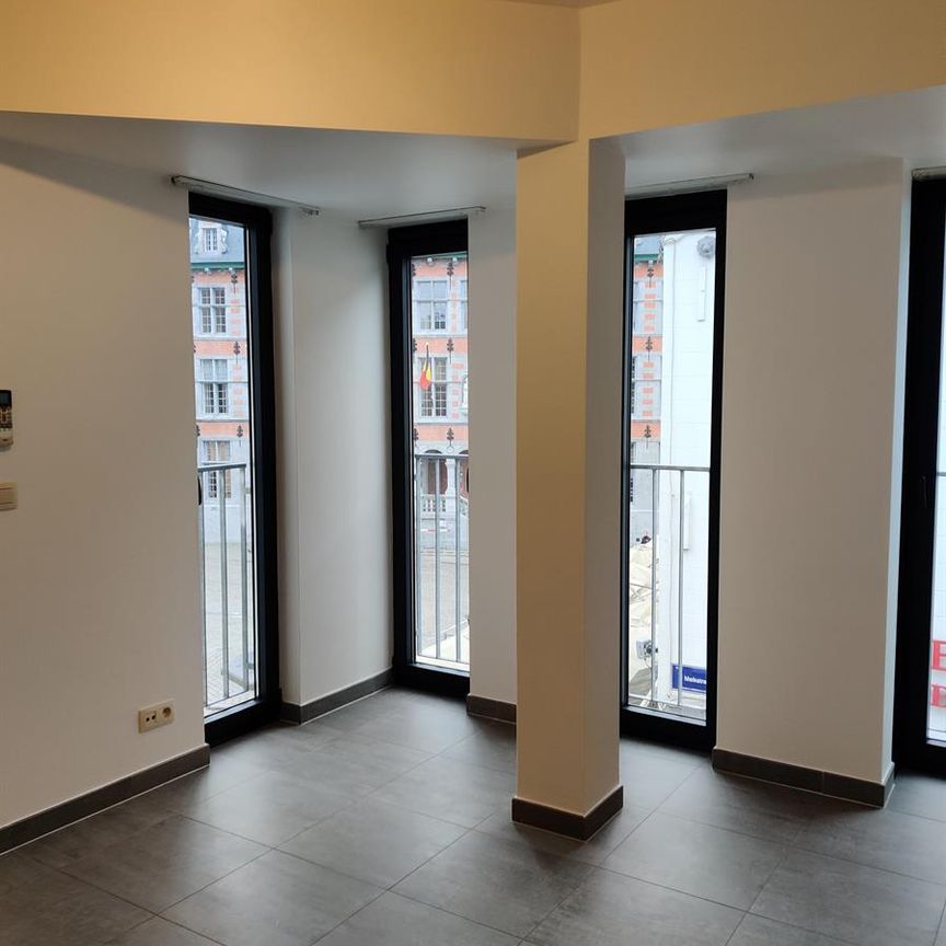 Duplex met 1 slaapkamer op de Grote Markt van Halle - Photo 1