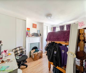 5 Bed Terraced House, Lower Addiscombe Road, CR0 - Photo 3