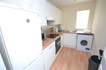 4 bedroom flat to rent - Photo 5