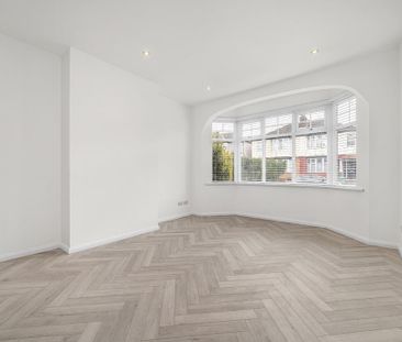 4 bedroom semi-detached house to rent - Photo 3