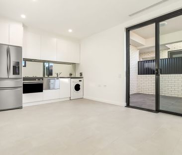 Ground Floor - As new studio in a small boutique complex - Photo 2