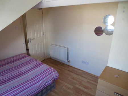 2 Great Apartments, 19 Dunluce Avenue, Belfast, Belfast - Photo 4