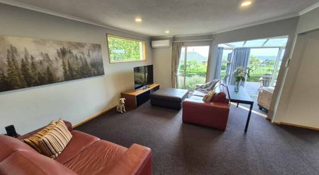 Stunning Views, Entertainer’s Delight! - Photo 2