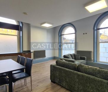 1 bedroom in a flat share to rent - Photo 3