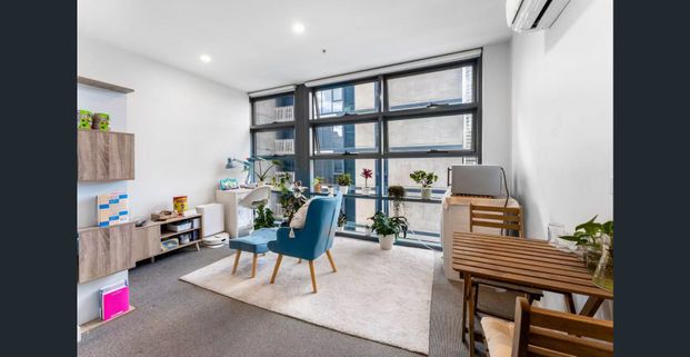 Stylish 1-Bedroom CBD Apartment - Photo 1