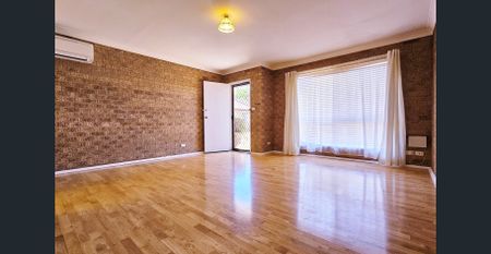 Comfortable Two-Bedroom Unit With A Courtyard - Photo 2