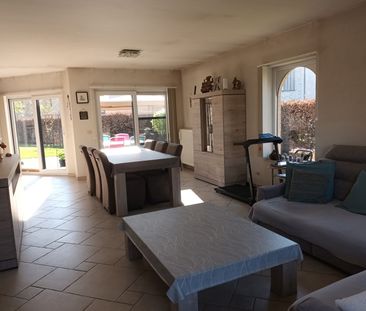 Bungalow met 3 slaapkamers, mooie tuin en garage - Photo 1