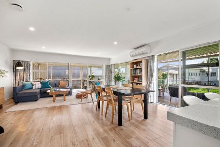 Spacious Quiet Living Plus Sea Views & Sun! - Photo 3