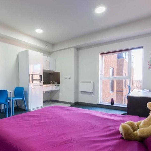 Studio to rent - Photo 1