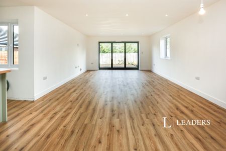 3 bedroom bungalow to rent Daisy Lane, Locks Heath, Southampton, Hampshire, SO31 - Photo 3