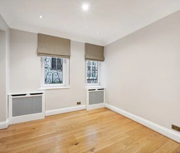 3 bedroom flat in London - Photo 5