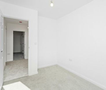 3 bedroom end of terrace house to rent - Photo 2