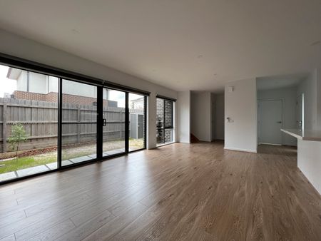 STUNNING TWO BEDROOM TOWNHOUSE - Photo 2