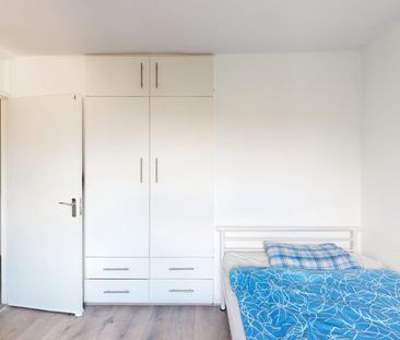 18 Hind Grove – Room 4 - Photo 2