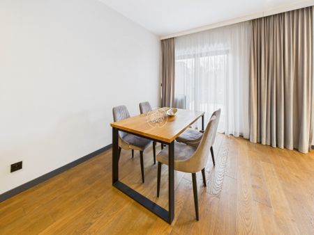 Blisko metra / Kameralny ogródek / Cicho - Zdjęcie 4