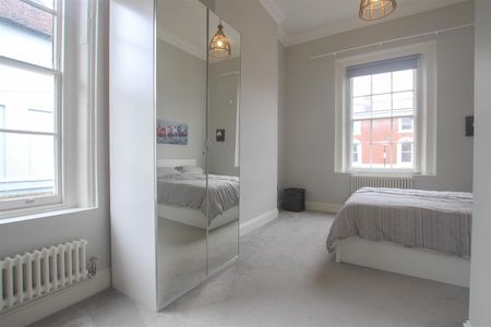 High Street, Saffron Walden - Photo 2