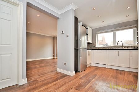 De Bohun Court, CB10, Saffron Walden - Photo 3