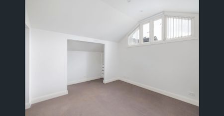 Unfurnished, pet friendly - Photo 5