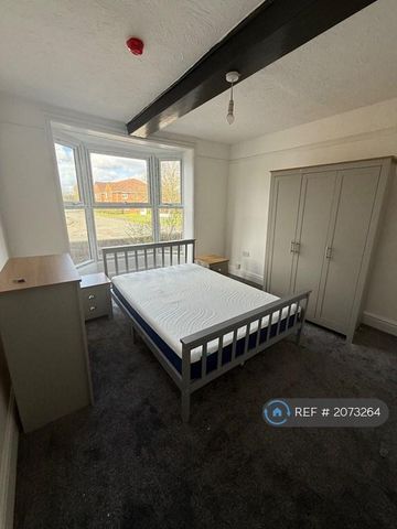 1 bedroom in a house share to rent - Photo 5