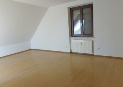 Helle, gepflegte 1 Zimmer Wohnung mit möblierter Küche - Foto 1