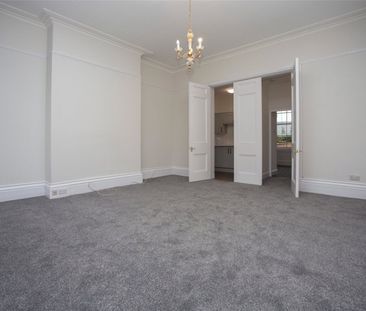 Pittville Lawn, - Photo 2