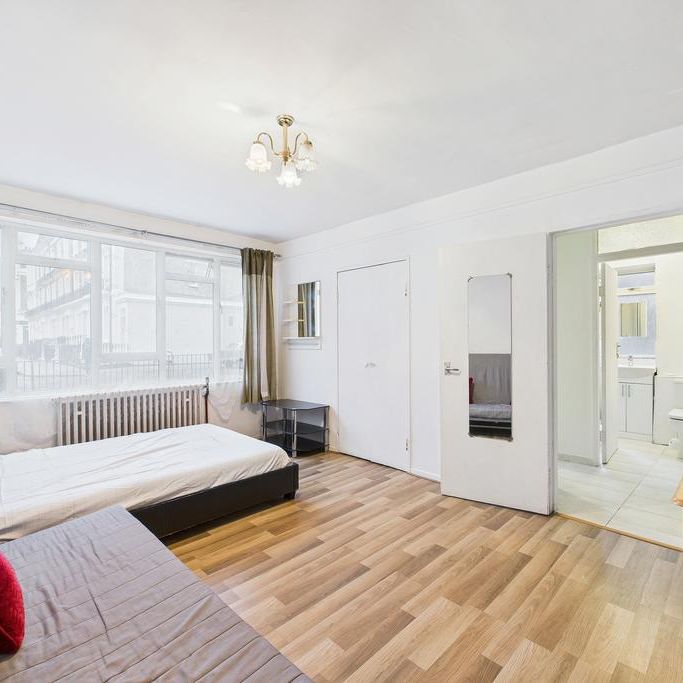 Studio to rent - Photo 1