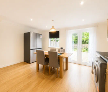 Fairway Drive, SE28 - Photo 2