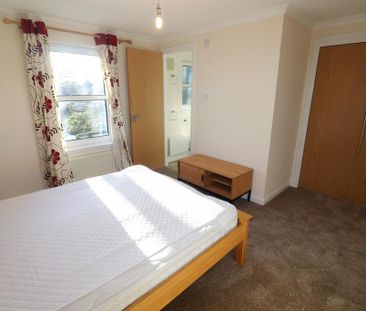 3 bedroom flat to rent - Photo 5