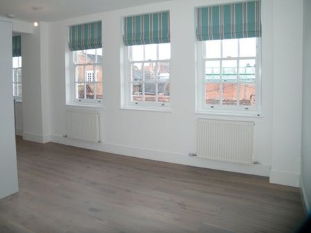 Central Chambers, Stratford-upon-Avon, CV37 - Photo 3