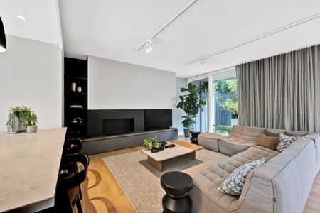 2/59 Huntingtower Road, Armadale VIC 3143 - Townhouse For Rent | Domain - Photo 3