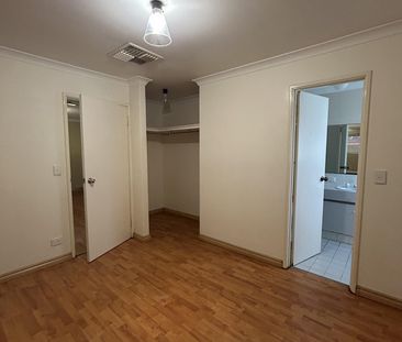 Modern Well Presented Three Bedrooms - Photo 6