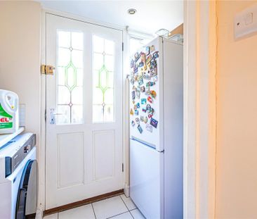 3 bed End Terrace House for rent - Photo 6