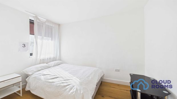 RM3 Eastmead | Farnborough | GU14 7SA - Photo 1