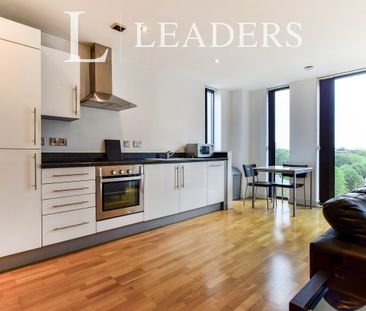 studio to rent Millennium Tower, 250 The Quays, Salford, M50 - Photo 2