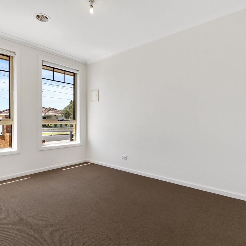 Spacious Unit - Photo 1